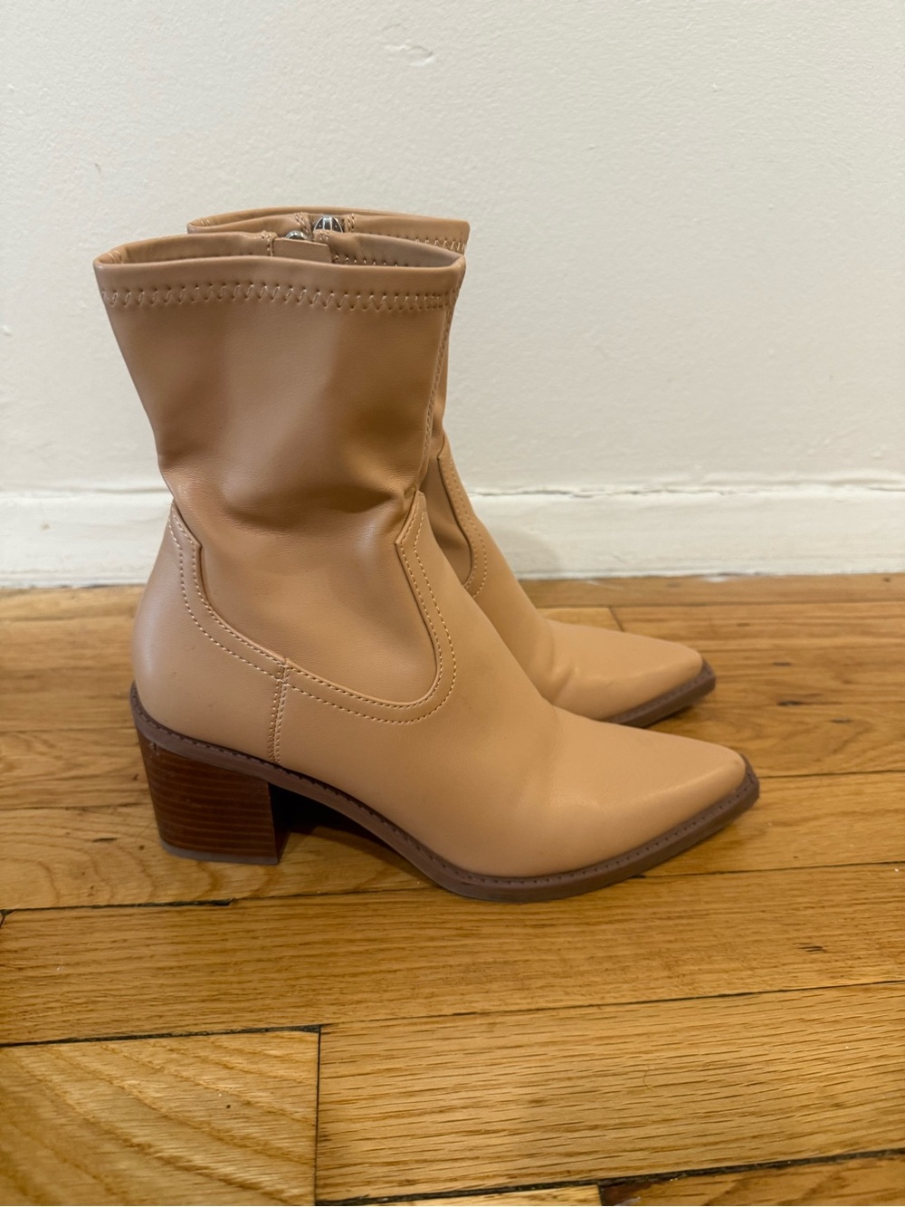 Dolce Vita Tan Ankle Bootie - Size 6